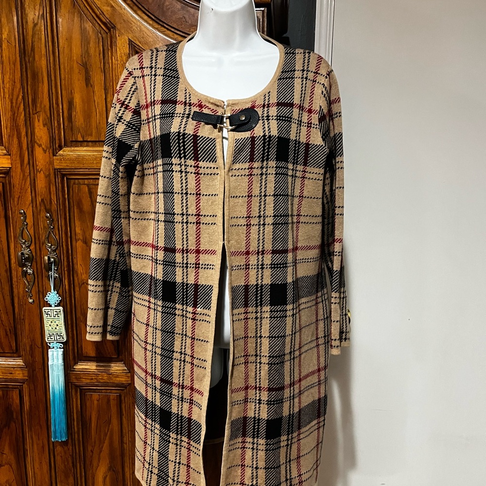 Anne Klein Burgundy and Beige Knit Top